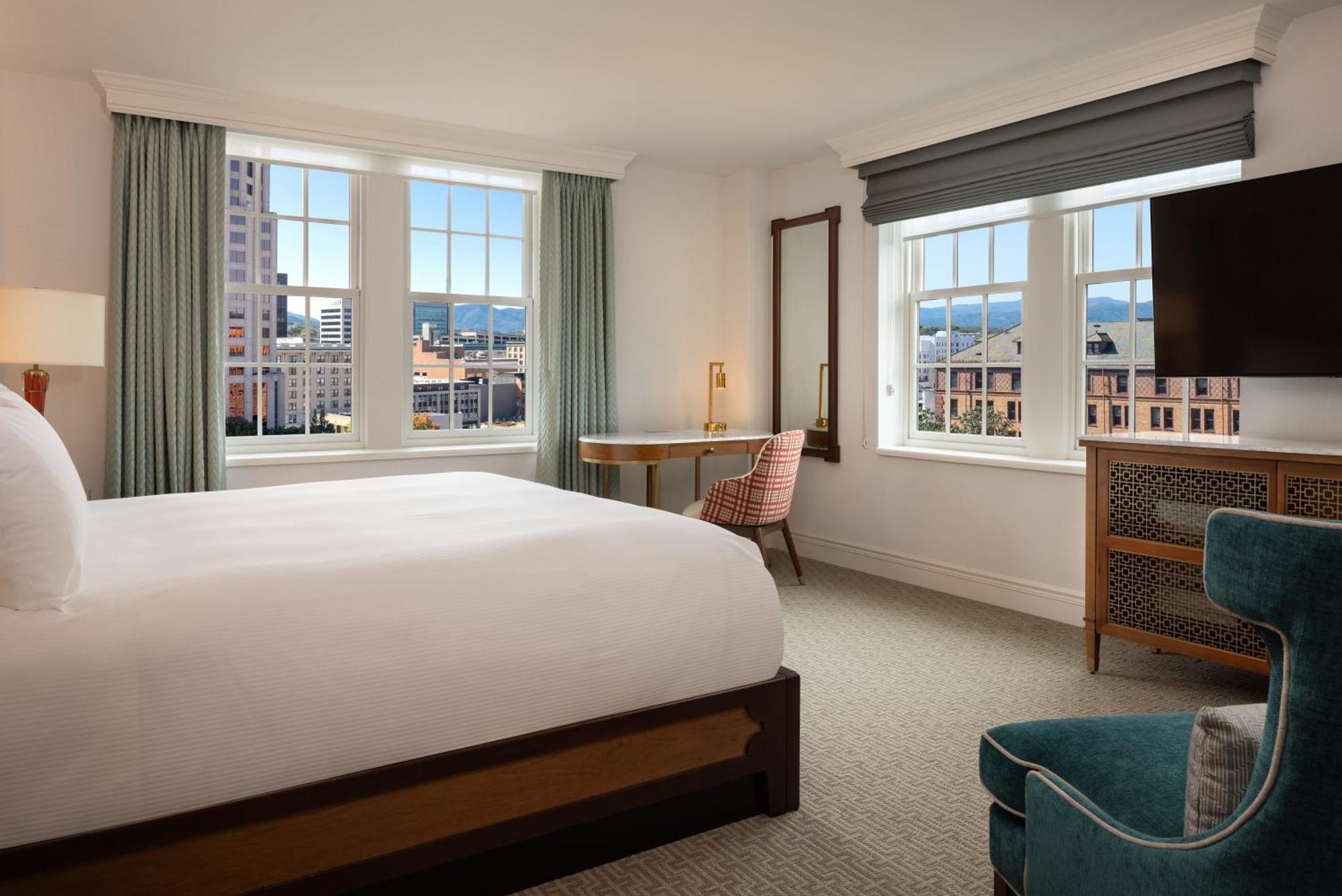 Hotel Roanoke & Conference Center, Curio Collection By Hilton Экстерьер фото