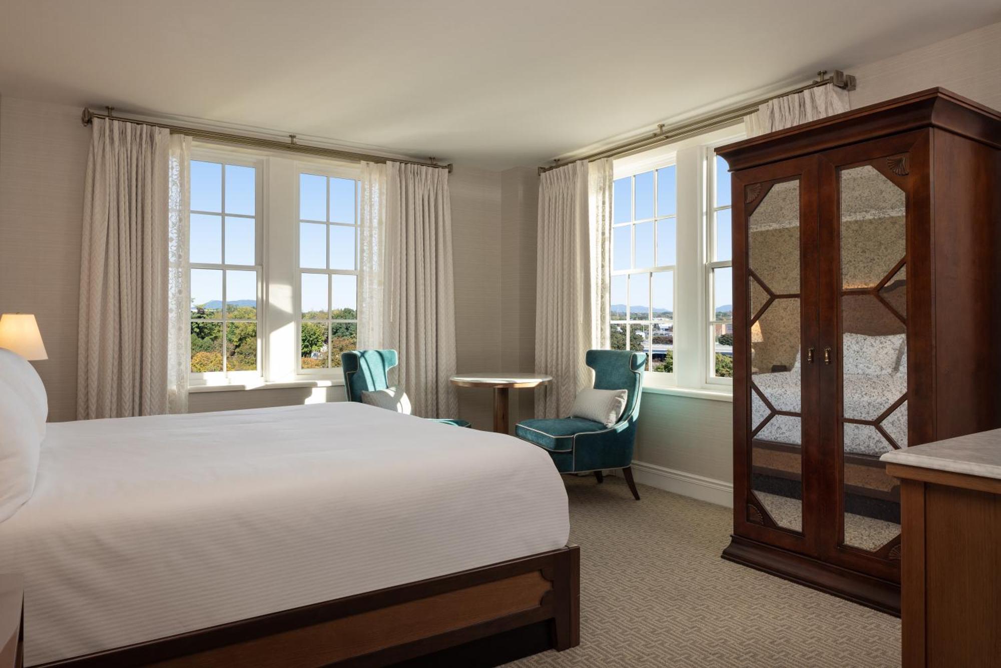 Hotel Roanoke & Conference Center, Curio Collection By Hilton Экстерьер фото