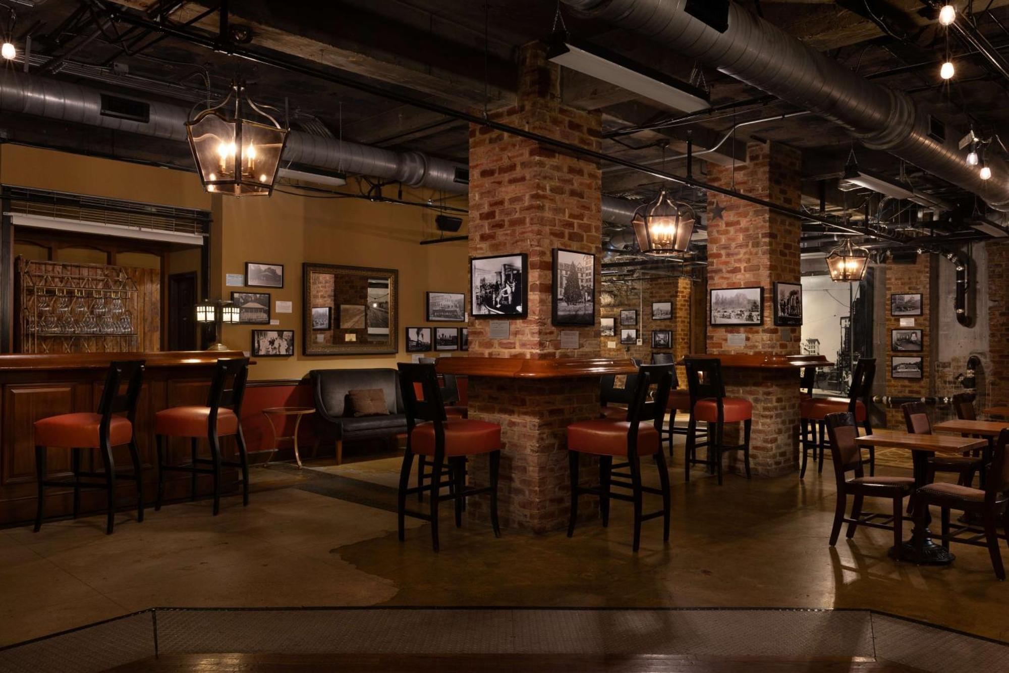 Hotel Roanoke & Conference Center, Curio Collection By Hilton Экстерьер фото